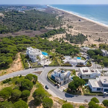 فيلة Vale Do Garrao Sleeps 10 With Pool Air Con And Wifi