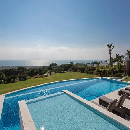 Vale Do Garrao Sleeps 10 With Pool Air Con And Wifi فيلة *