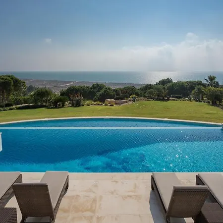 فيلة Vale Do Garrao Sleeps 10 With Pool Air Con And Wifi