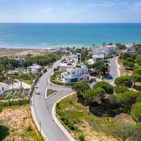 Villa Vale Do Garrao Sleeps 10 With Pool Air Con And Wifi